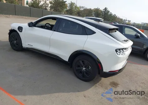 2023 Ford Mustang Mach-E California Route 1 z USA, uszkodzony, nr VIN 3FMTK2SU8PMA84123